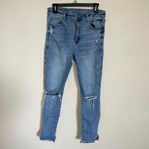 Size 10 short women’s American Eagle skinny jeans.